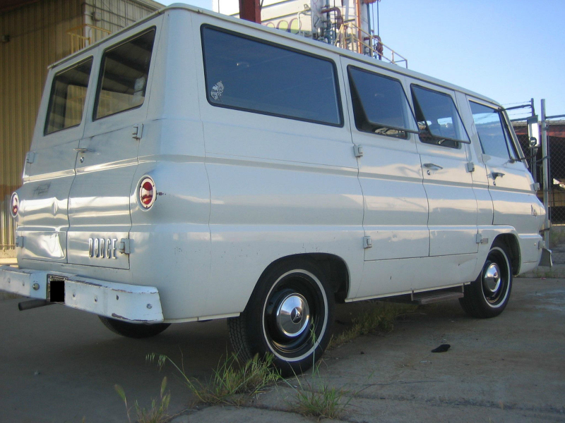 Illustration for article titled eBay Find of The Day: I LIVE IN A VAN, DOWN BY THE RIVER! ed.